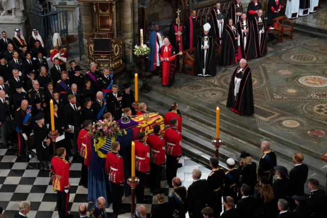The Queen's coffin was brought in to Westminster Abbey