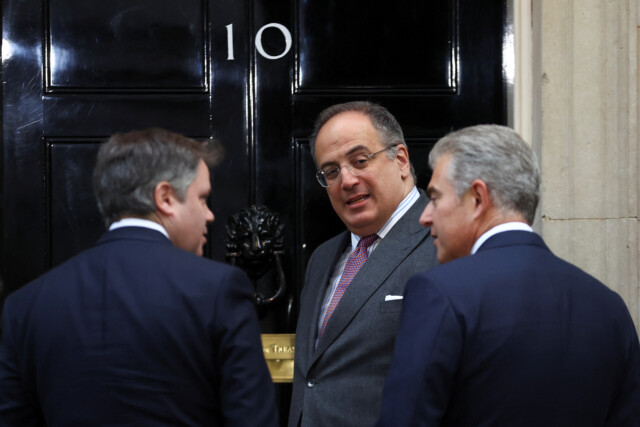 Ministers Ed Argar, Michael Ellis and Brandon Lewis arrive in Downing Street for Liz Truss' final Cabinet meeting as PM